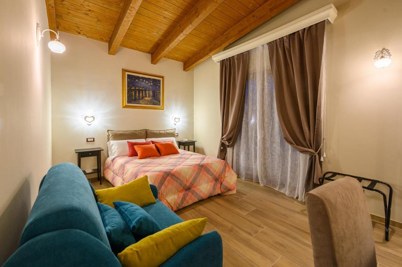 سان جيوفانّي تْيَتينو Casa De Campo B&B المظهر الخارجي الصورة
